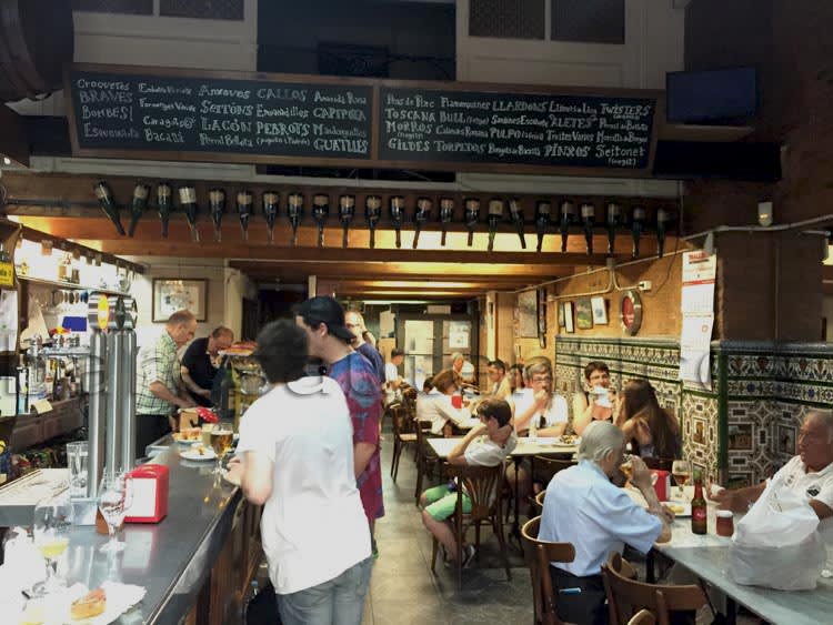 Traditional bars in barcelona - La bodega d'en Rafel